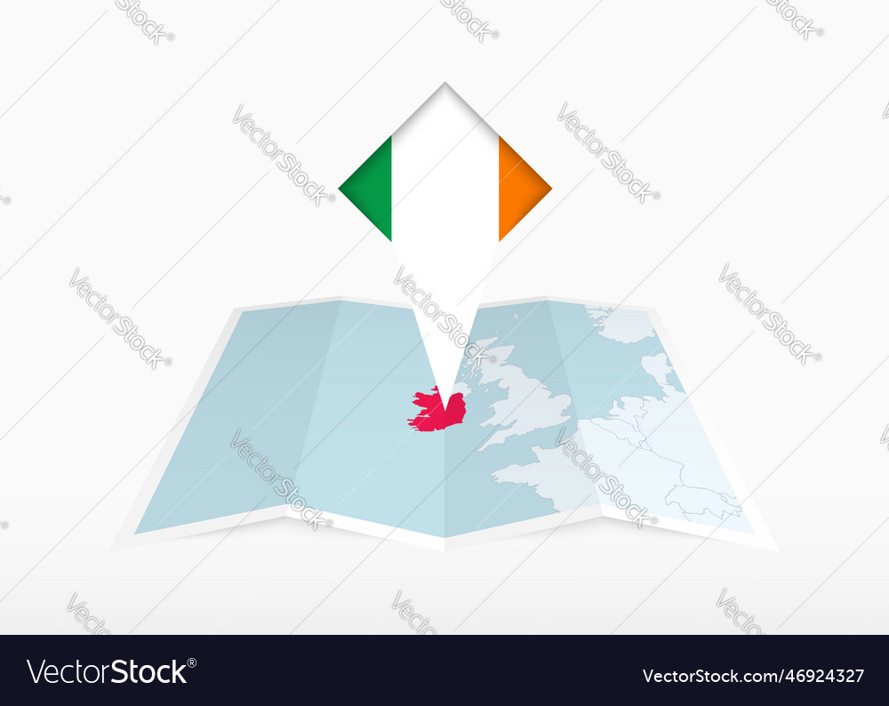 Irland ist auf einer gefalteten Papierkarte abgebildet